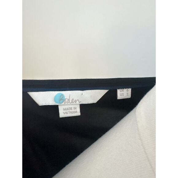 Boden Black Silk Blend Bell Sleeve V Neck Blouse Womens Size 2 Minimalist Top - Picture 7 of 7